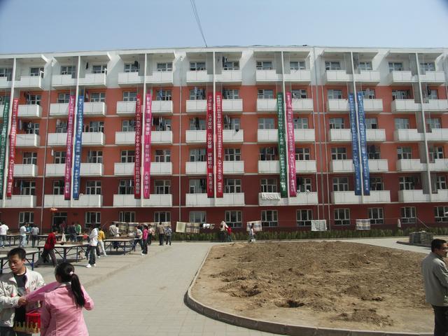 高考成绩只有400多分，别气馁！推荐这2所本科院校，毕业就业率高