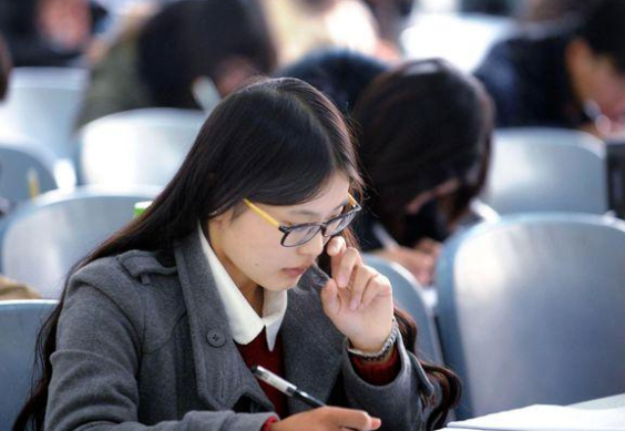 5类岗位从事业编改为合同工，福利待遇减半，难道铁饭碗不铁了？