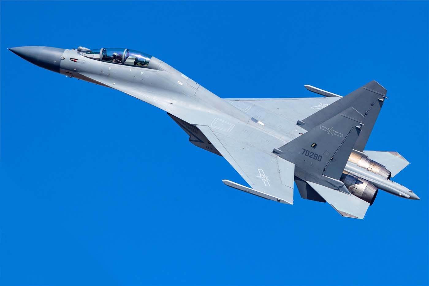 800�ܶ�500�ܣ�����������������ϣ��ж���������ս������Ա�