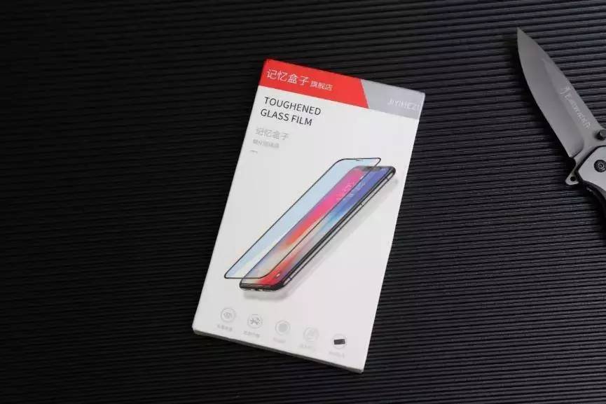 买了新iPhone记得还要贴个膜-17款手机钢化玻璃膜大横评