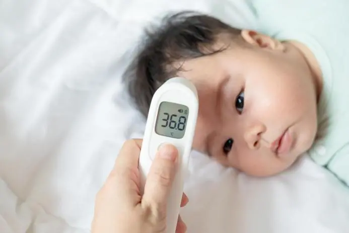 孩子发烧,可能是好事?发烧的12个误区,速查