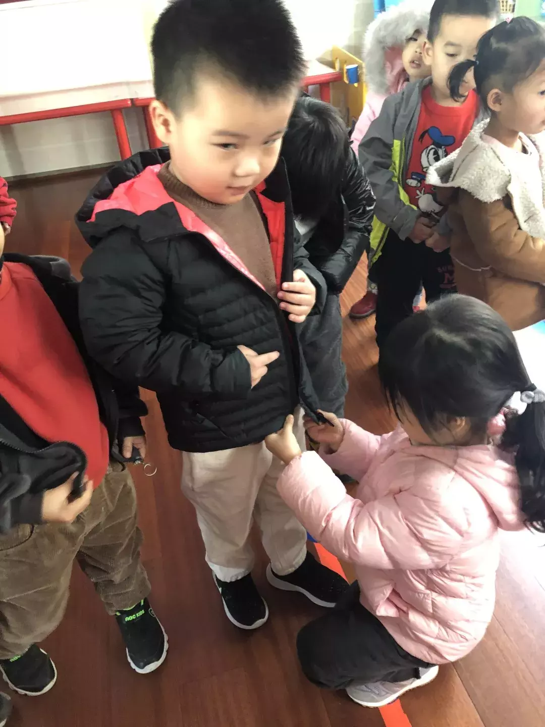 高碑店市第一幼儿园校园风景线:友爱的点点四班