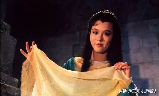 “功夫大师”刘家良遗孀翁静晶与富四代相恋，她曾是电影版小龙女