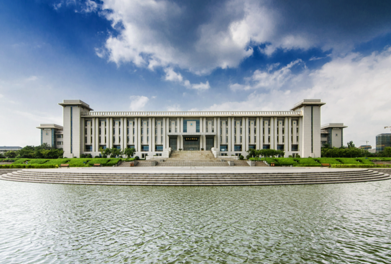 特殊的高考满分作文，全篇仅755个字，有30字阅卷老师“不认识”