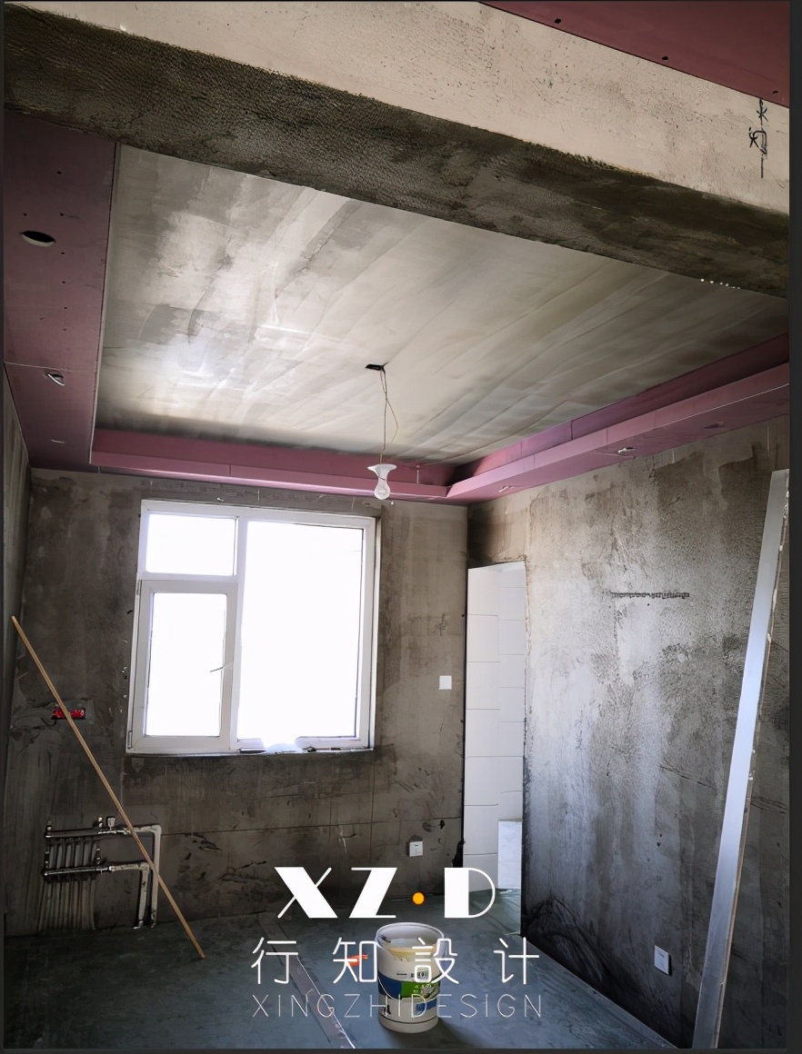 施工跟踪：电视墙暖咖色，其他墙面浅灰色，设计师不同阶段分享