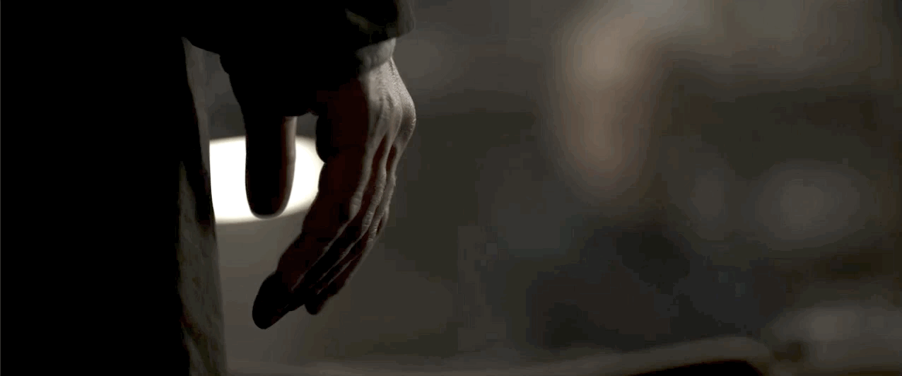 《悬案密码》4部曲：美女囚禁，贵校凶案，漂流瓶求救，墙中干尸