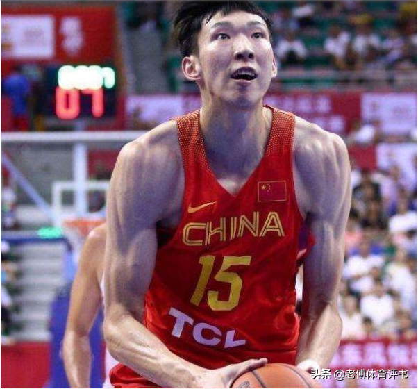 周琦为什么不回国nba(周琦签约事件的始末！为什么被火箭裁，为什么不去欧洲？)