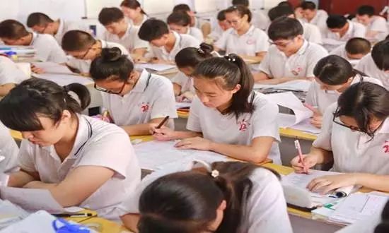 使用老人机、十点半就睡…莆田文理科状元是这样炼成