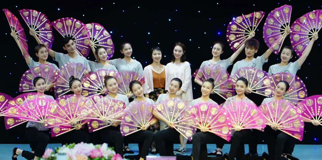 浇灌梦想·悦舞鹏城 | 十一师资培训精彩集锦