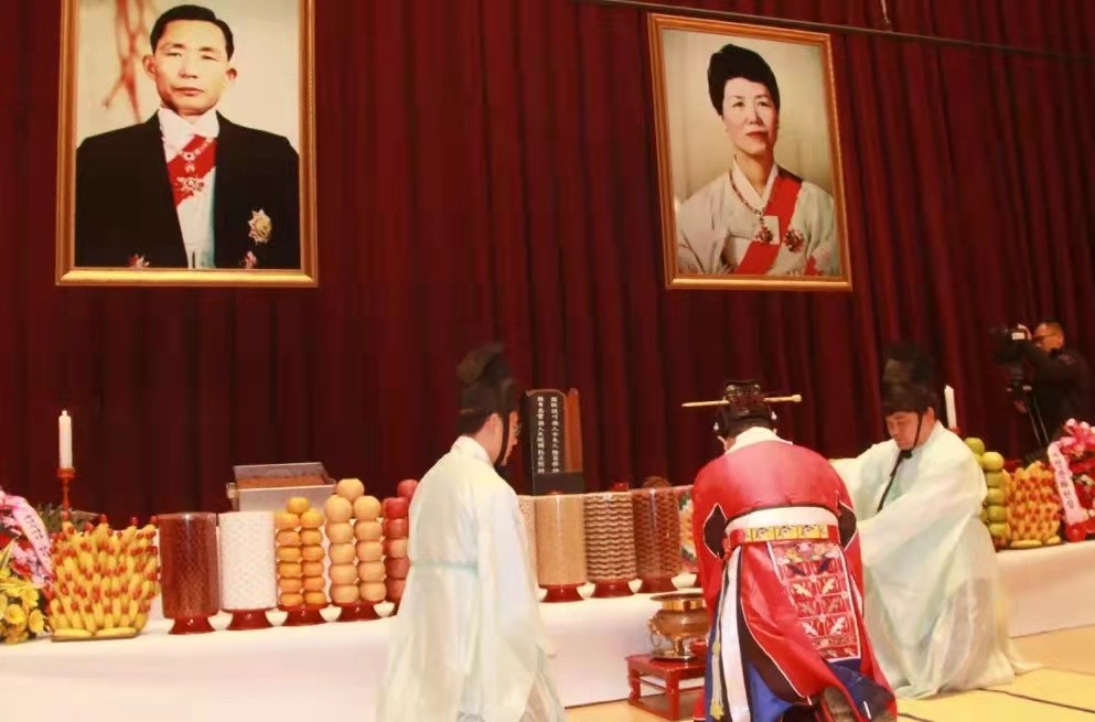 朴槿惠：当总统仅4年却入狱22年，妹妹朴槿令曾是她最大绊脚石