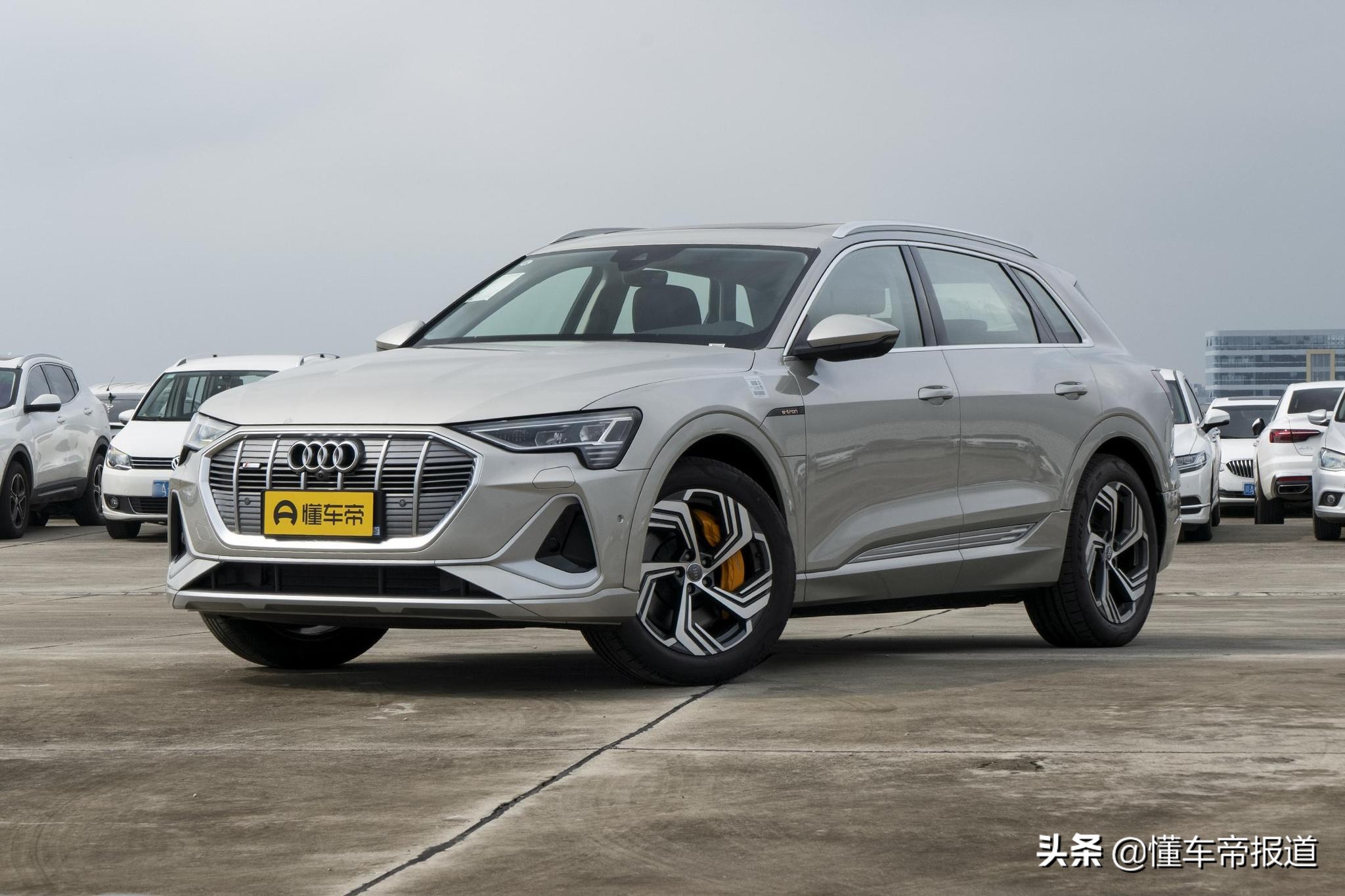 新车 | 比Q5L实用！奥迪Q5 e-tron电动SUV发布，提供大6座/7座布局