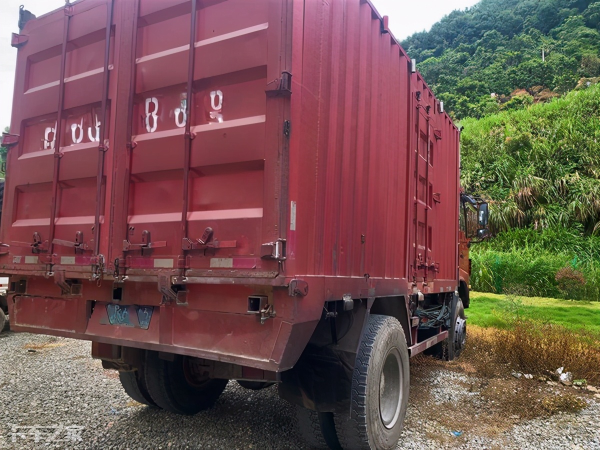 乡镇建筑物料运输的好帮手，福达4X2自卸车干重活妥妥的