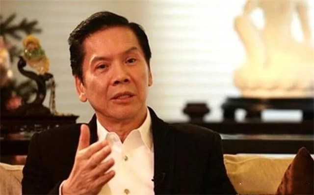 向华强父子遭不明枪手袭击，头部中弹受伤。