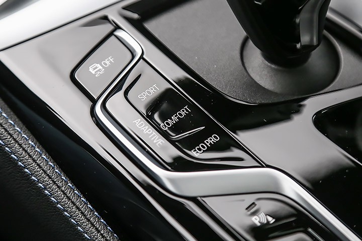M5最害怕的亲兄弟？试驾宝马M550i xDrive