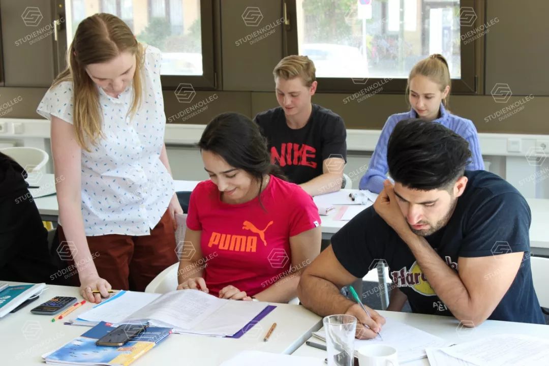 最地道的德语学习在德国~ 杜塞语言班，考试直通车