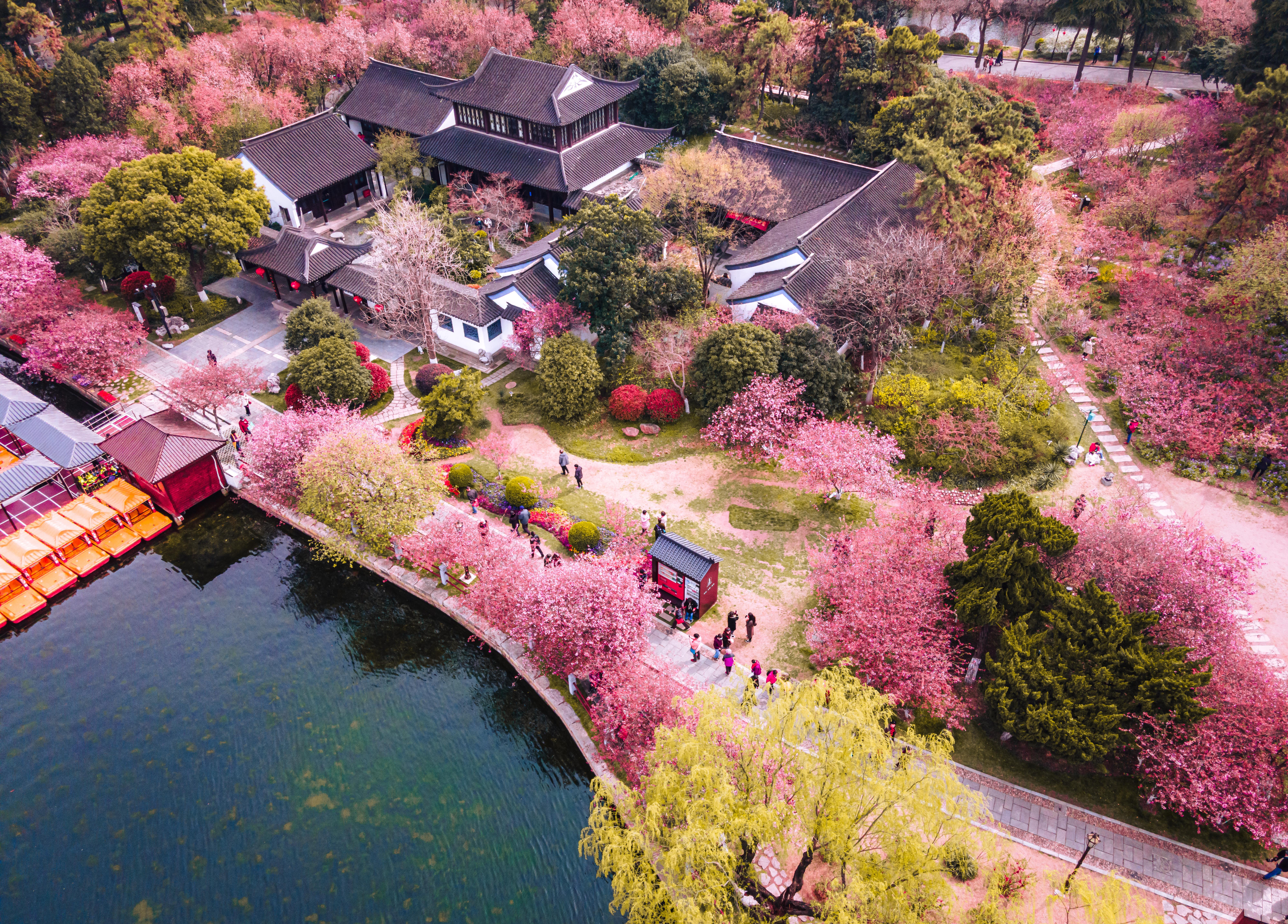 这两座千年古城，一个是风水之都，一个代表了中国传统建筑艺术
