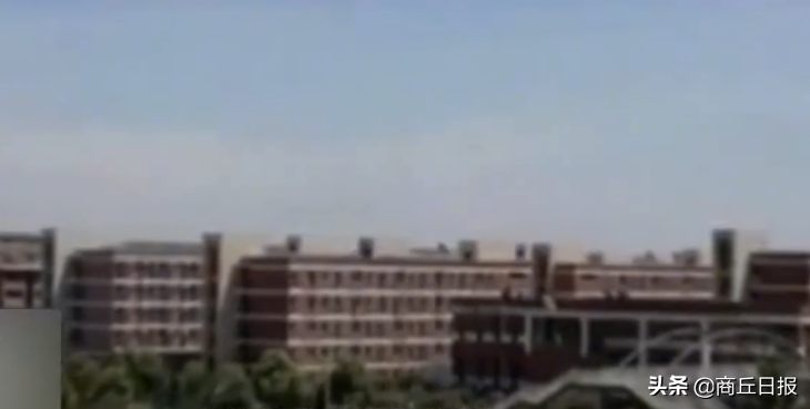 “高校”暗藏KTV，女大学生从事“特殊职业”，陪酒陪唱一夜300