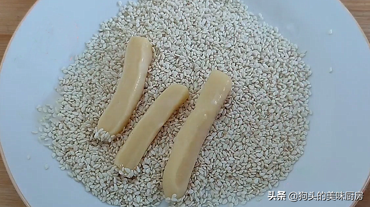 5块钱一斤的手指饼，2碗面粉1个鸡蛋，教你在家做，香酥可口