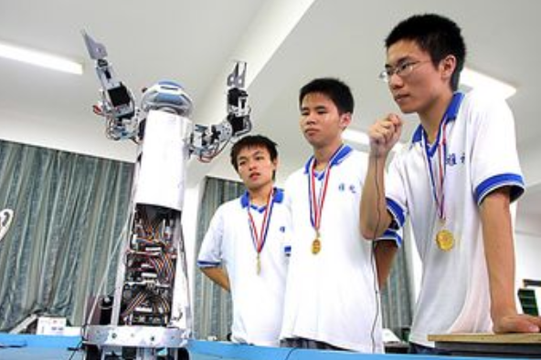 21年雅礼中学78人考上清北，教学风格独特，大多高中不敢轻易尝试