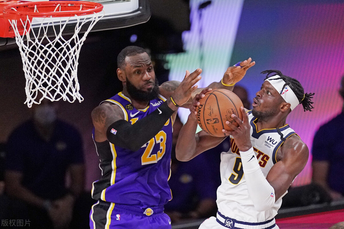 肖华上任后nba规则改了哪些(取消回放！NBA规则迎来重大改变，詹姆斯简短14字回应直指肖华)