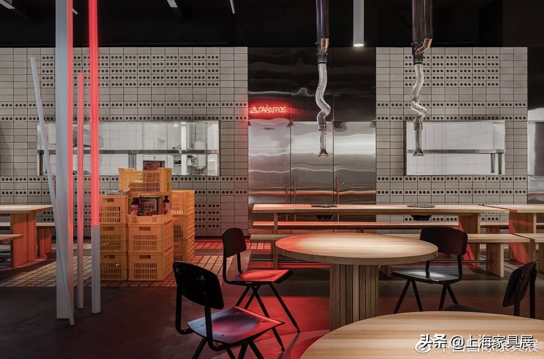 415㎡工业风韩式餐厅，这艺术灯光真是绝了