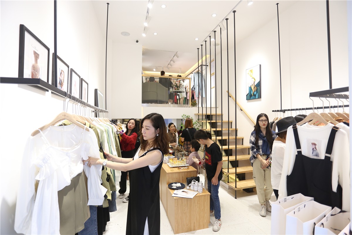 设品｜30㎡的服装店，如何小而美？
