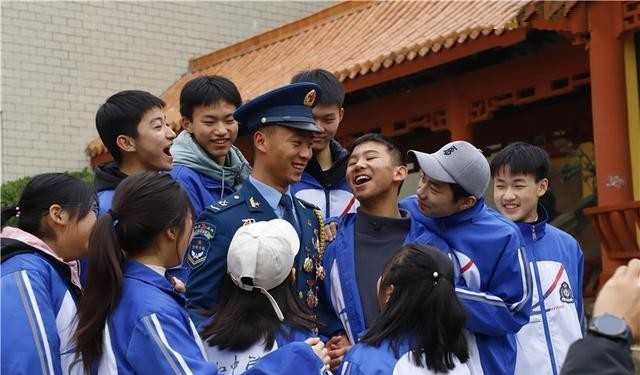 向老班长汇报！这是一场有关“传承”的特殊仪式