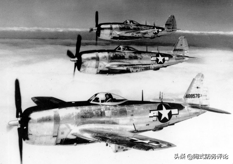 狂人戴维斯的末路：嘲笑志愿军飞行员不如日本，部下都赌他啥时死