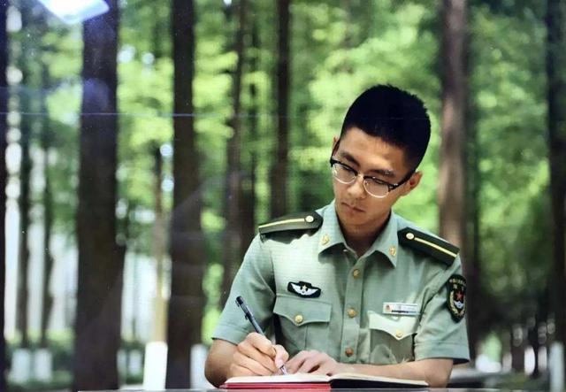 26所军校面向应届生招考，考上“不花钱”，走过路过别错过