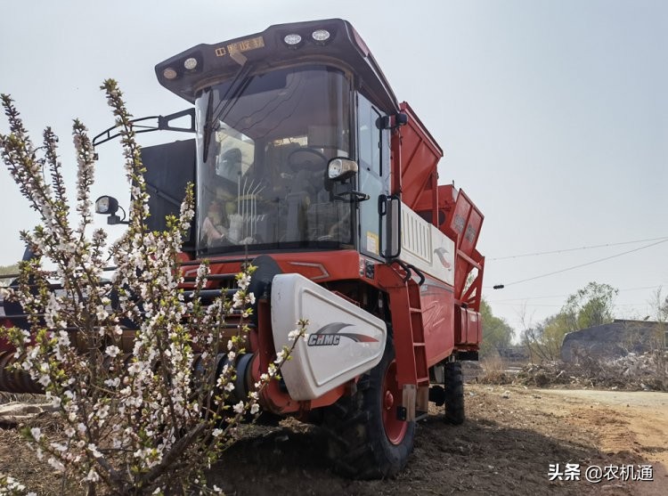 中联收获花生捡拾收获机有多火？这个用户两年买3台