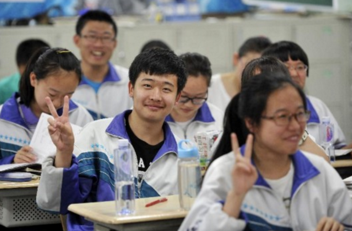 高考试卷出现“神仙字体”，字迹堪比印刷体，让阅卷老师赞叹不已