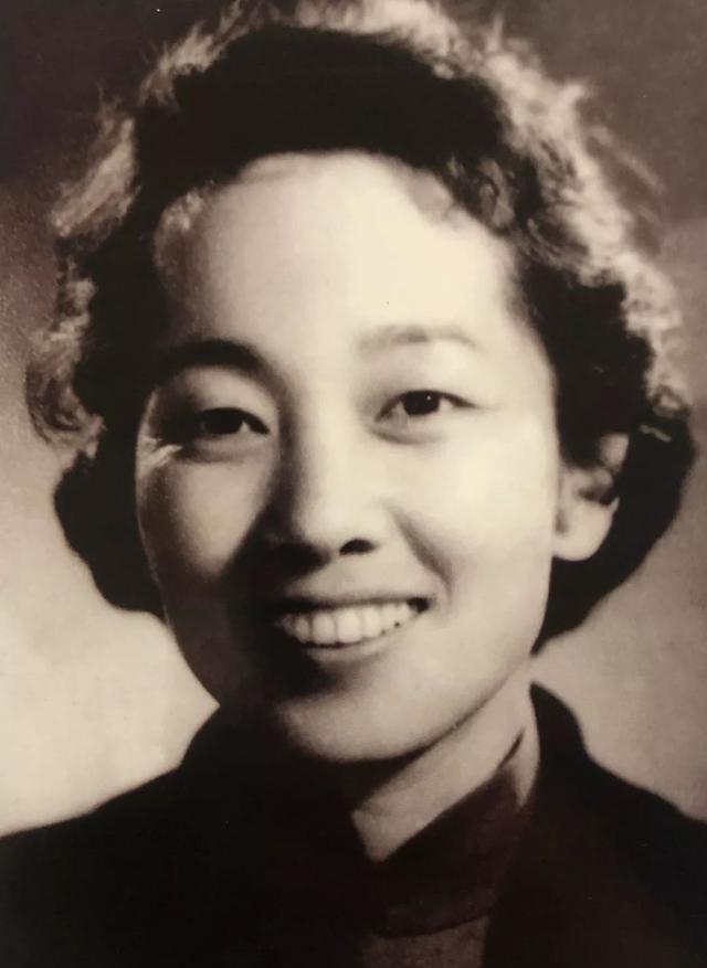“江姐”于蓝的多舛人生：19岁做继母，53岁丧夫，患癌52年99离世
