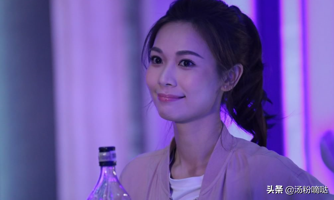 化浓妆毁形象，戴假牙演戏，女演员为了“丑”可以去到什么程度？