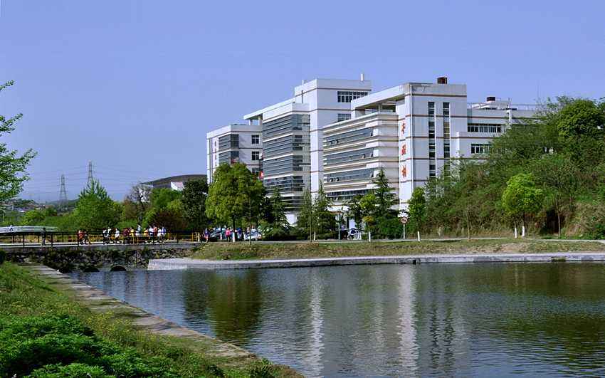 《隐藏的歌手》——“双非”大学中隐藏的医学院（续）