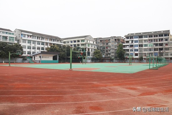 灵溪校园①</p><p>　　嘿！好久不见，甚是想念