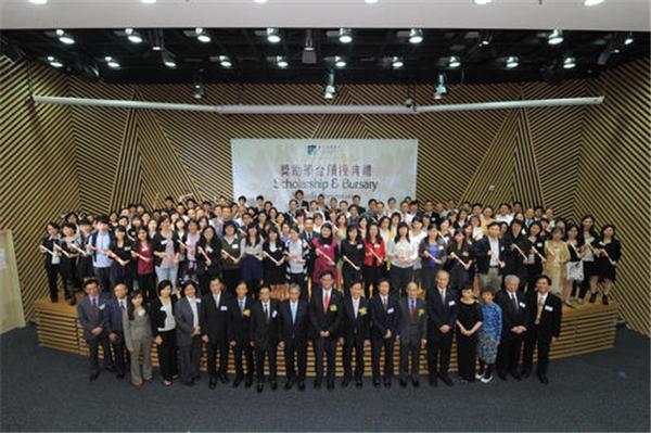 “最袖珍大学”走红，全校只有一栋楼，再也不用担心逃课被点名