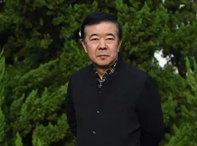 《人民的名义》好评如潮，姊妹篇《突围》为何骂声不断？