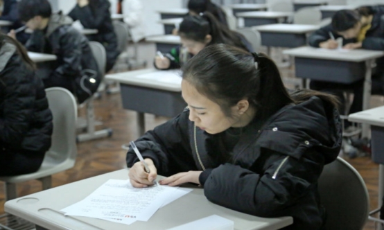 读完高中上大学，中间只隔一条街？这三所“隔壁”985你知道吗？