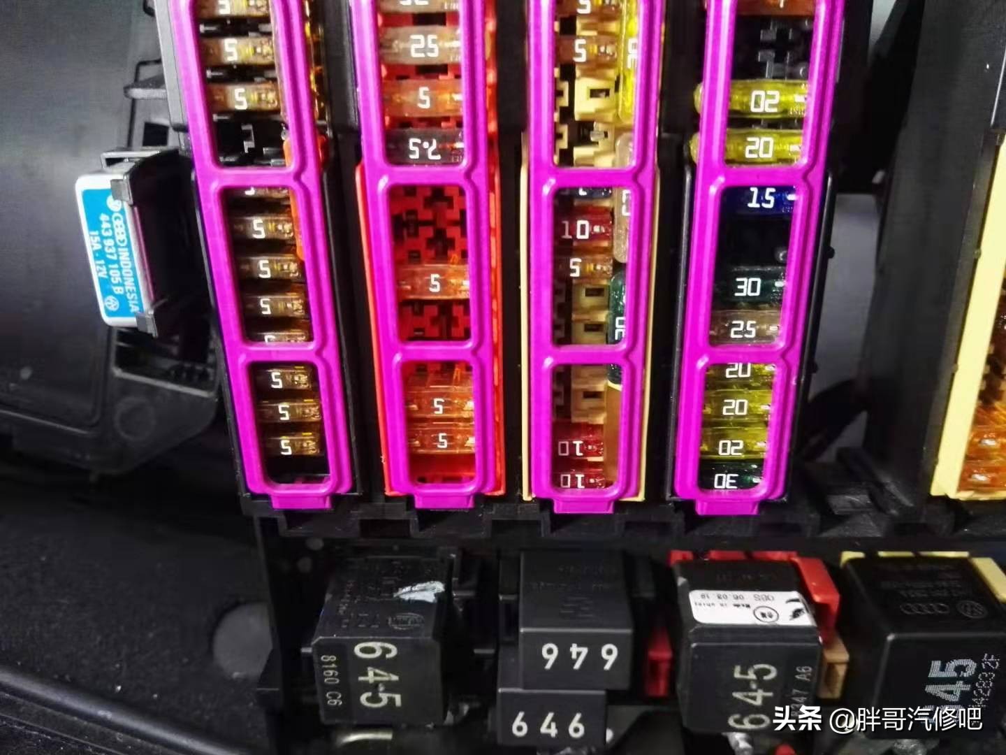 胖哥牵线卖奥迪A8L，车主上门找维修，仪表无显示故障码闪烁