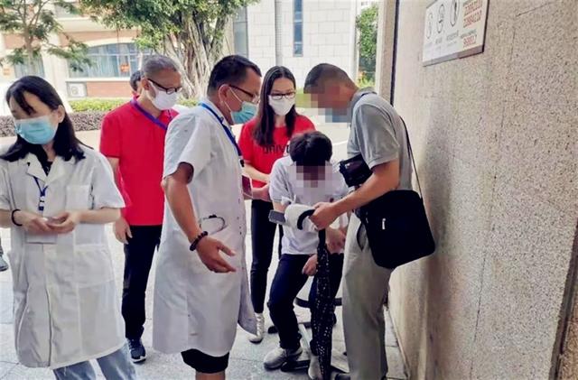 共享单车半路爆胎，福建一考生因此错过高考，真的是太让人心疼了