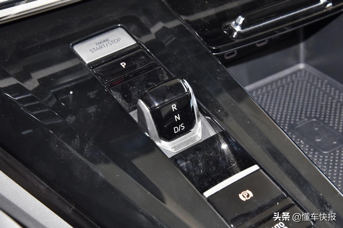 V6动力、豪华内饰科技、大众最大SUV，深入解析揽境