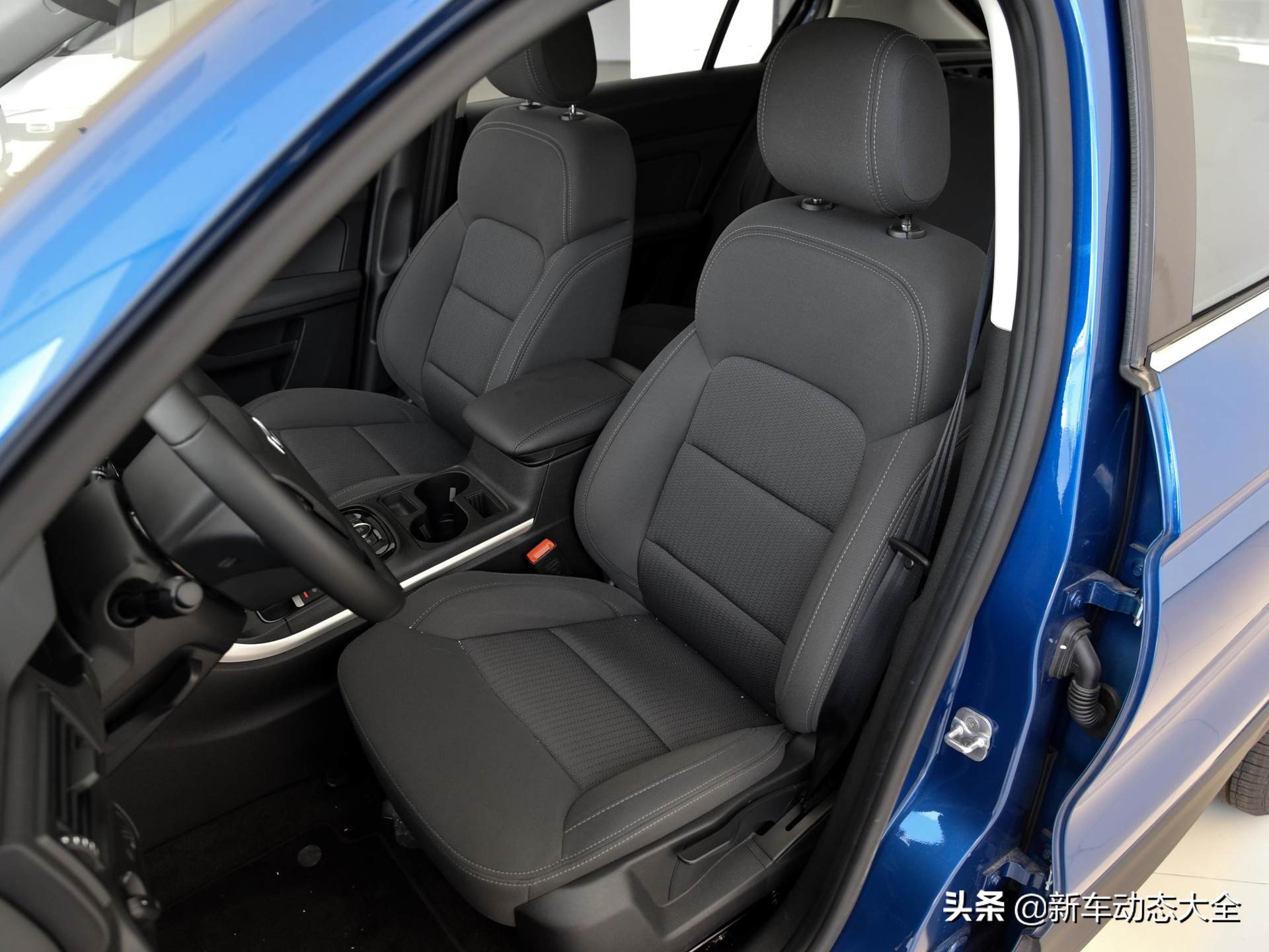 6.6L油耗1.6T精品SUV，配置不错皮实耐用，实拍观致5