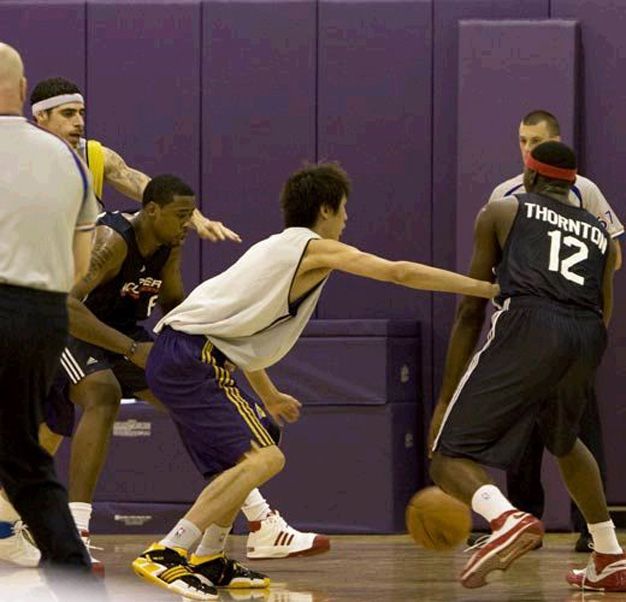 nba中国赛哪些人会来(中国共有十名球员参加NBA夏季联赛！一人被21支球队考察却没留下)