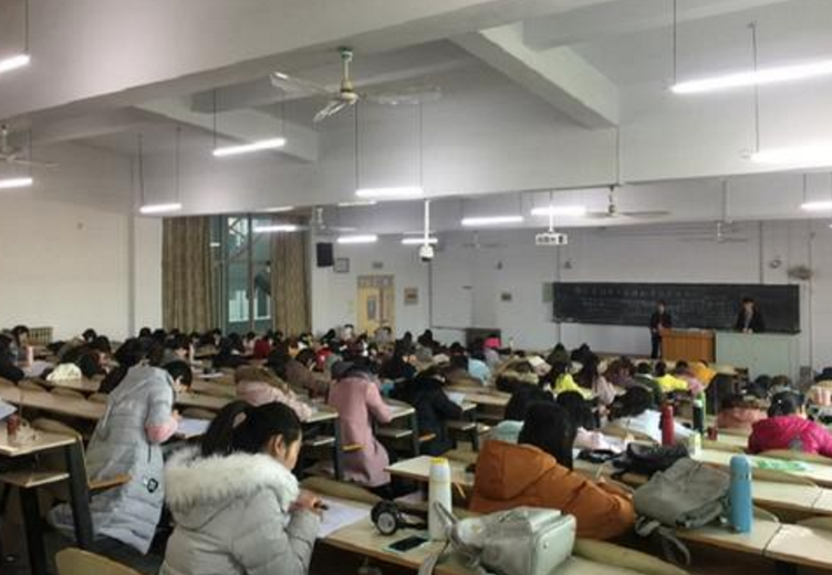 英语将不再列入高考科目？答案当然是想都别想，在学生意料之内