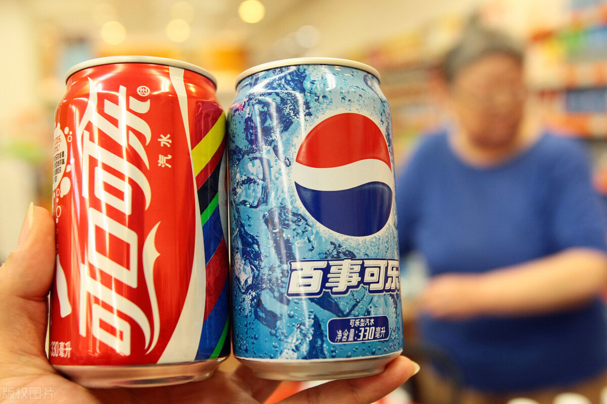 「可口可乐百事可乐」百事可乐是哪个国家的品牌（美国的百事可乐怎么成功的）