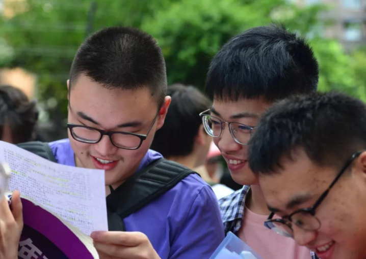 上海很神秘的二本大学，知名度并不高，但毕业生多数成为公务员