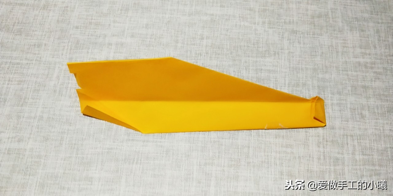 折纸教程：一张A4纸就能完成的折纸飞机，飞行能力棒棒哒