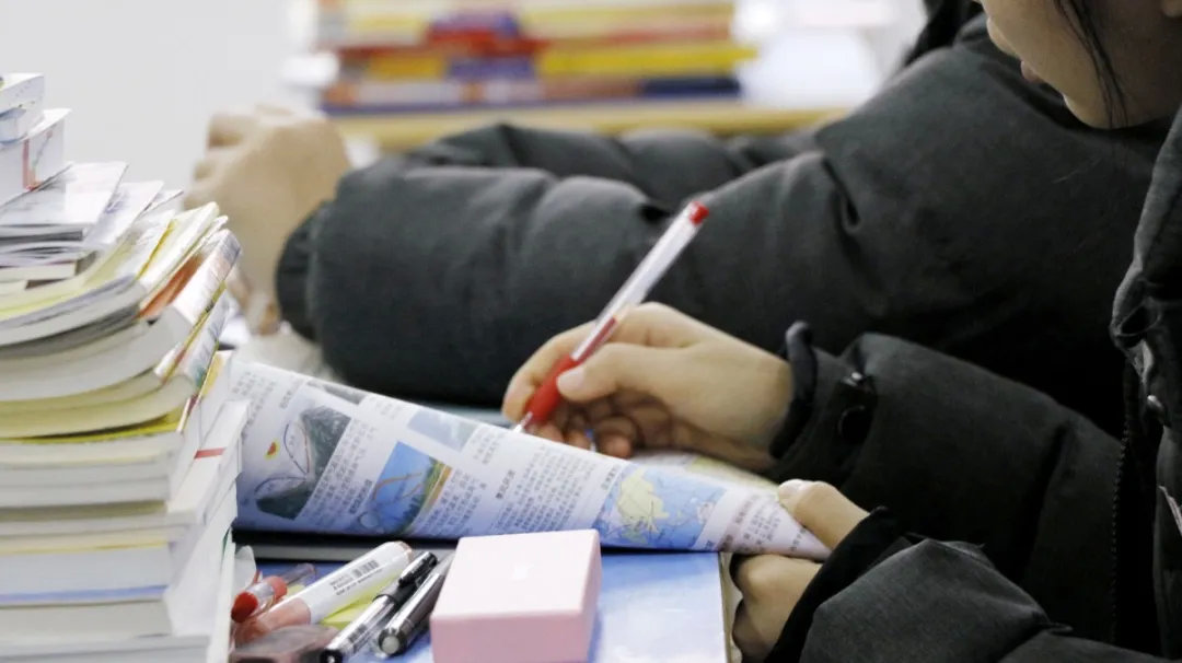 南昌弘艺文化全员备战，老师最大的愿望就是你能考高分