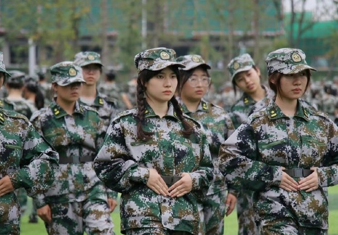 已成传统的军训，如今却备受大众质疑，“变了味”的军训意义何在