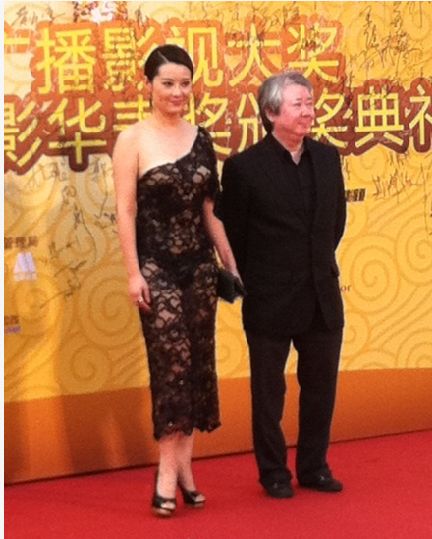 张扬的袁立：撕完李冰冰，又骂王中军，连张国立也不放过太疯狂